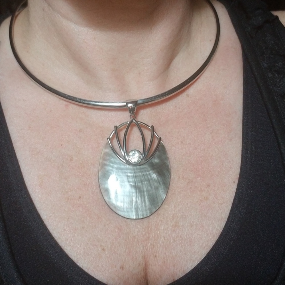 Abalone pendant choker